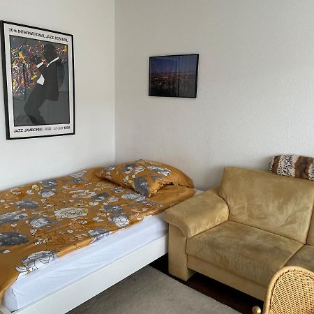 Wohnliches , Behagliches Zimmer Mit Balkon Und Wifi メンヒェングラートバッハ エクステリア 写真