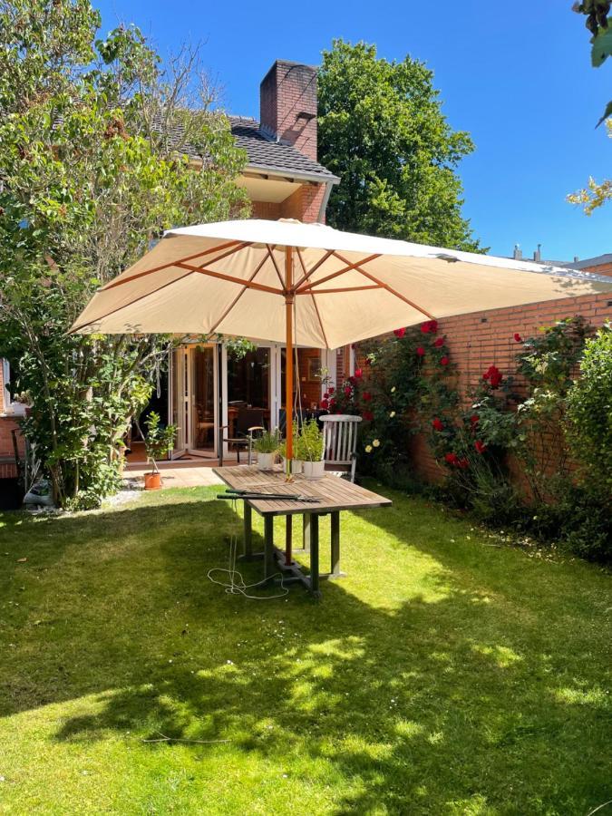 Wohnliches , Behagliches Zimmer Mit Balkon Und Wifi メンヒェングラートバッハ エクステリア 写真