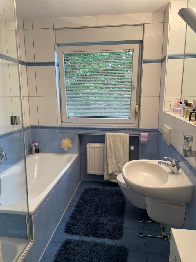 Wohnliches , Behagliches Zimmer Mit Balkon Und Wifi メンヒェングラートバッハ エクステリア 写真